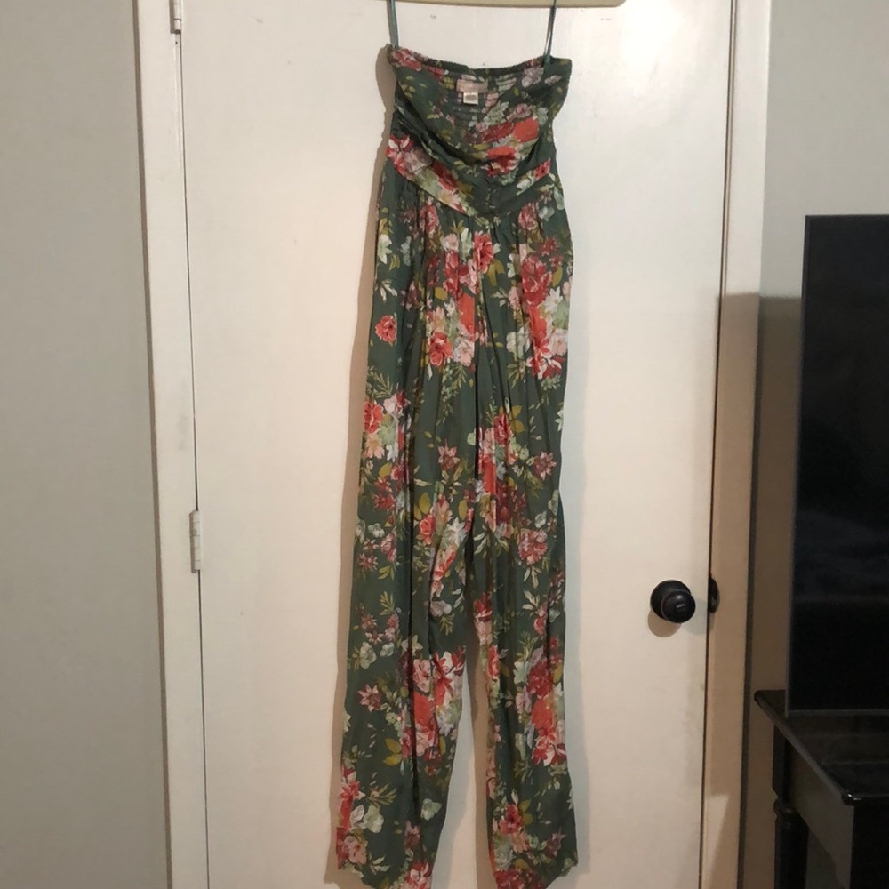 B-O-G Collective. Size S. Strapless jumper